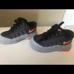 Size 4 toddler Nike airs